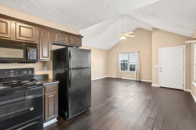 Building Photo - 1576 Chariot Dr