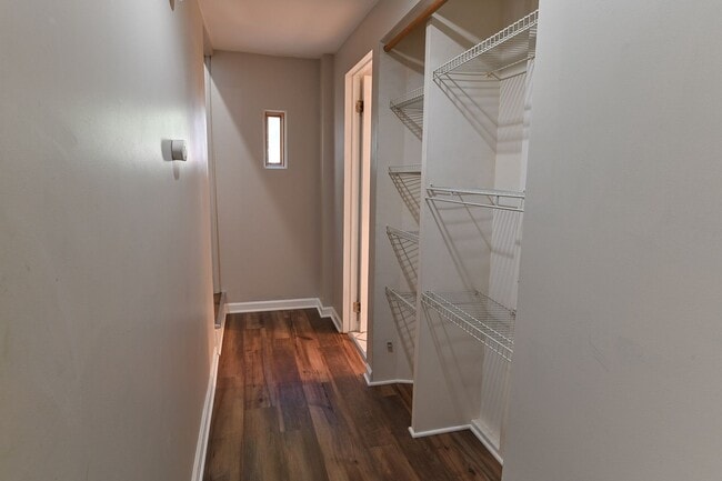 Building Photo - Adorable 2 Bedroom Single Family on Penn St