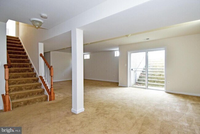 Building Photo - 3082 American Eagle Blvd