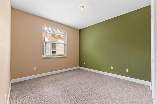 Building Photo - 7140 Pinecreek Way