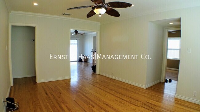 Building Photo - 2953 Silva St