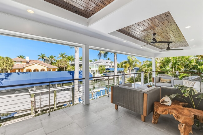 Building Photo - 165 1st St E