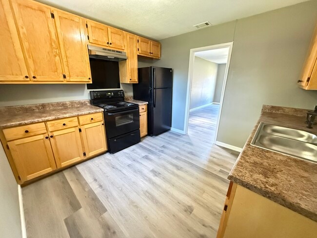 Building Photo - 3831 Morningview Dr