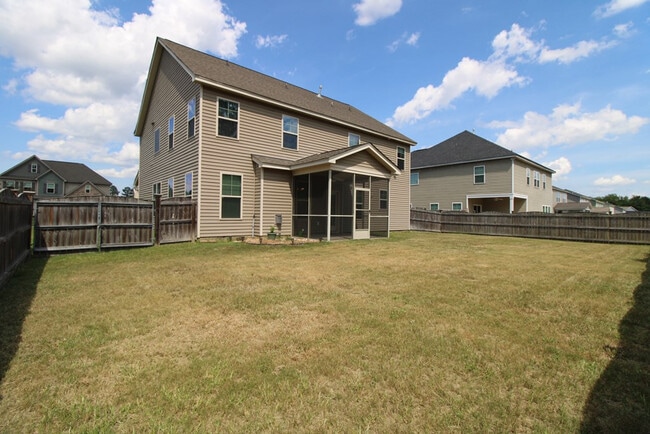 Building Photo - 870 Cormier Dr