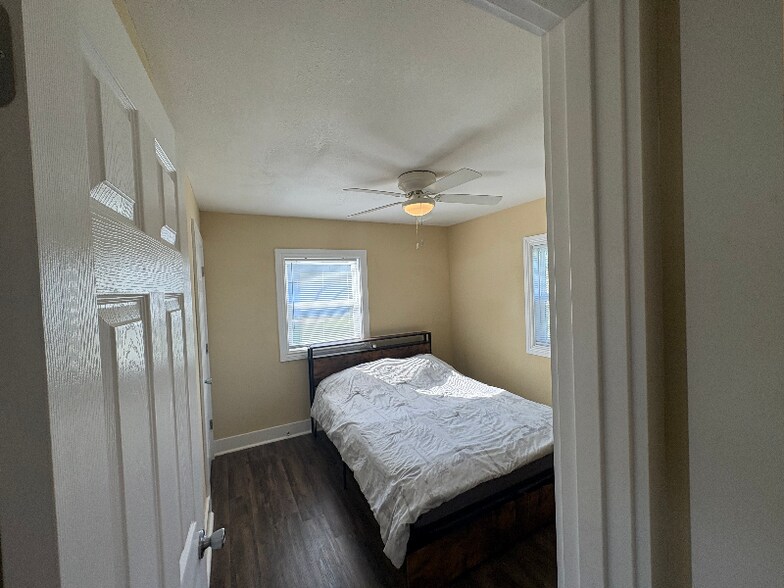 Building Photo - 2026 Penrose Dr