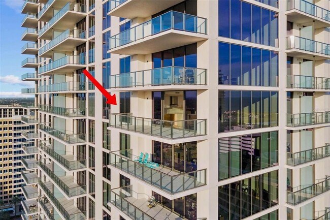 Building Photo - 275 1st Ave S