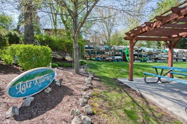 Building Photo - 6415 Londonderry Dr