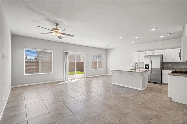 Building Photo - Newer 4 Bd, 3 Bth, Granite Countertops and Entertainer’s Dream!