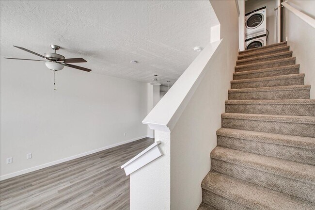 Building Photo - Townhome 2 bed / 2.5 bath in Boise!
