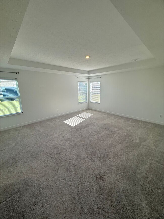 Building Photo - 1046 Elmwood Ln
