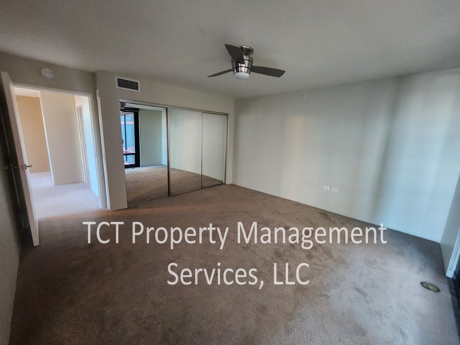 Building Photo - Stunning 1 Bedroom Condo with Rooftop Pool!