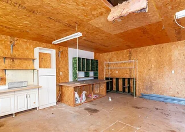 Building Photo - Huge Renovated Home in Rolling Hills!