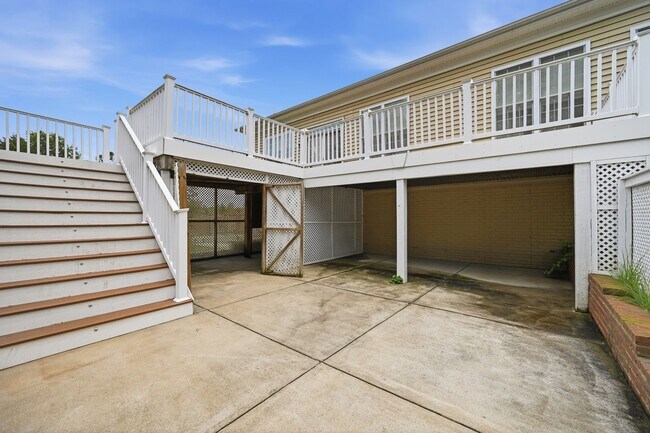Building Photo - 24267 Purple Finch Dr