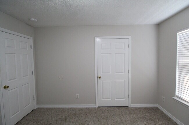 Building Photo - Updated 3BR/1BA Patio Home in Northeast Pensacola, Close to Downtown, Shopping, and Parks!