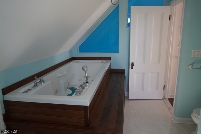 Building Photo - 96 High St