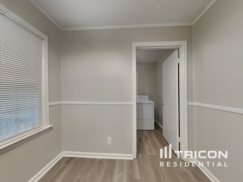 Building Photo - 5555 Richland Dr