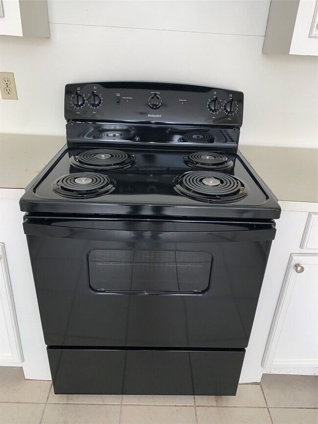 Building Photo - 12418 South Dr