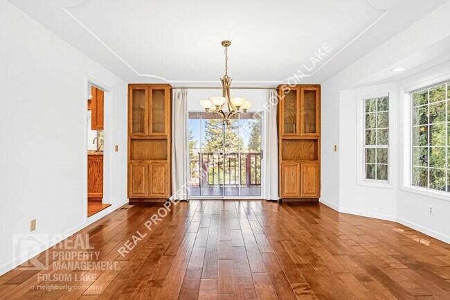 Building Photo - Beautiful 4bd 3ba home in Los Cerros Neigh...