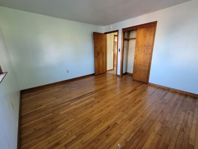 Building Photo - 331 Newport Rd