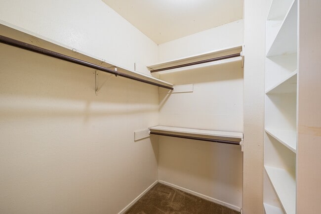 Building Photo - 10422 Gulfstream Ln