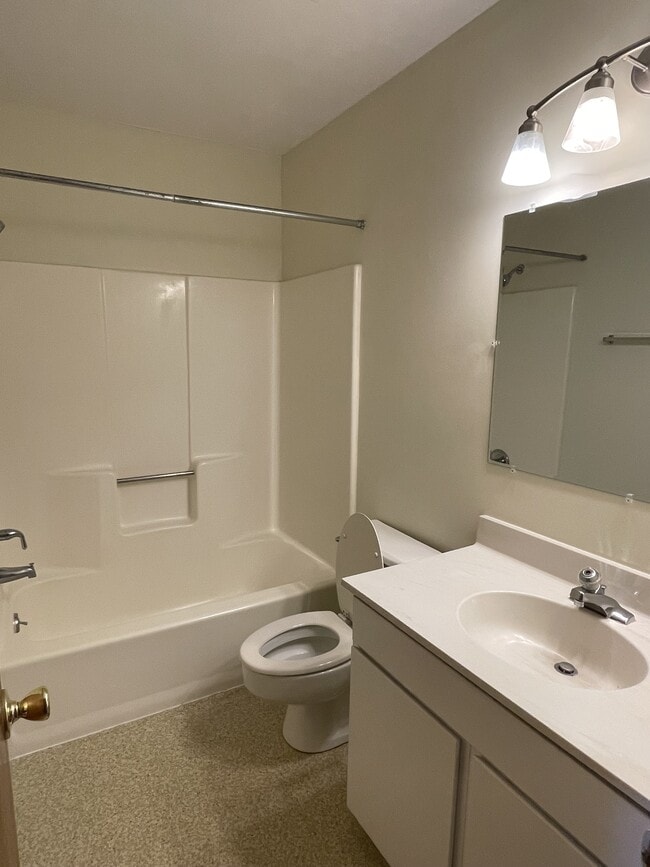 Building Photo - 101 Harvest Dr