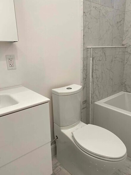 Building Photo - 1715 Glendon Ave