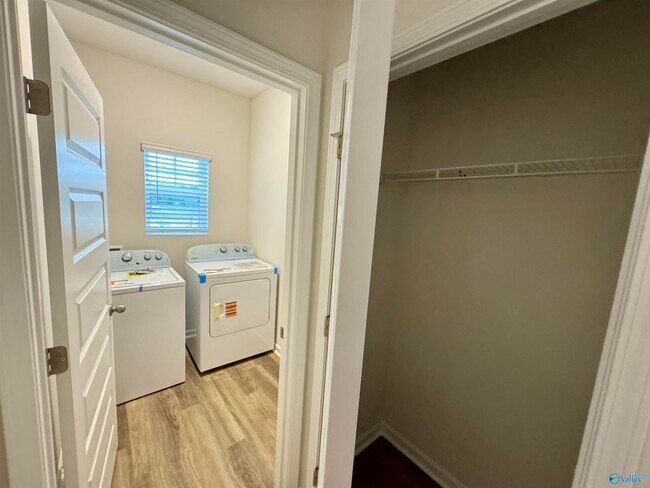 Building Photo - 3240 Cool Spgs Ave SW