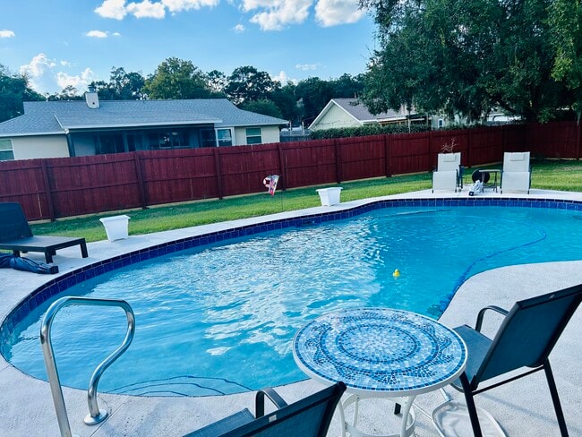 Building Photo - 5582 SE 42nd Ct