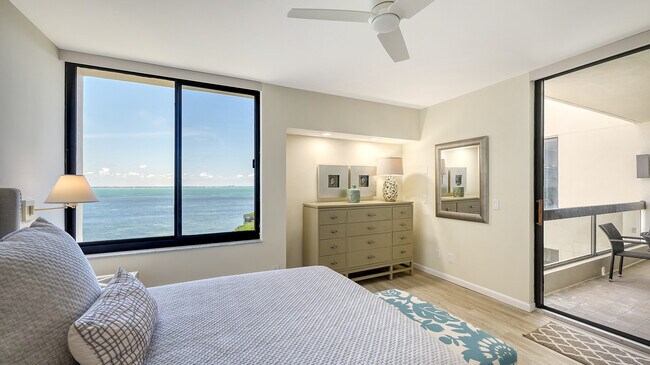 Building Photo - 2020 Harbourside Dr