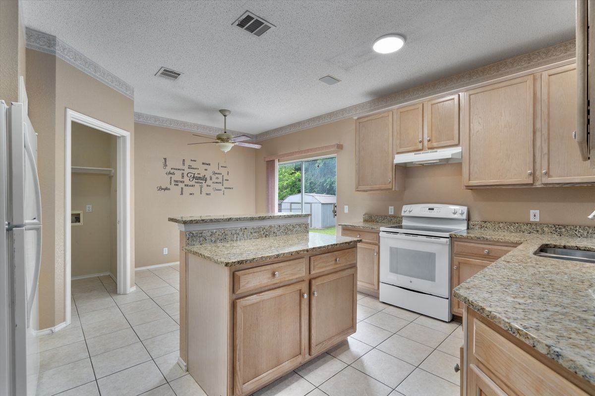 Building Photo - 16303 Ascent Cove