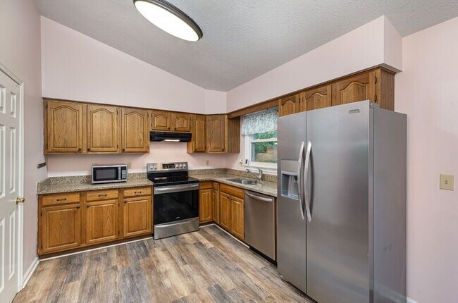 Building Photo - 12401 Wilderness Park Dr
