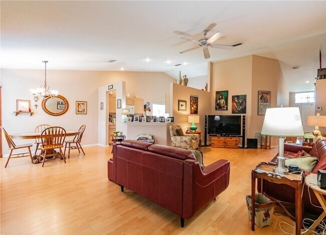 Building Photo - 5711 Lassies Way
