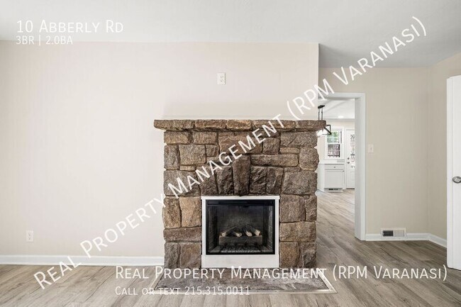 Building Photo - 10 Abberly Rd