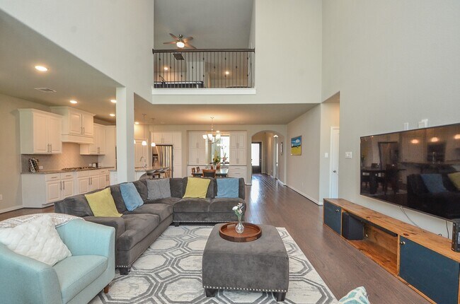 Building Photo - 3711 Lake Falls Dr