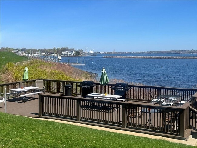 Building Photo - 400 Narragansett Pkwy