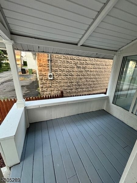 Building Photo - 12 School St