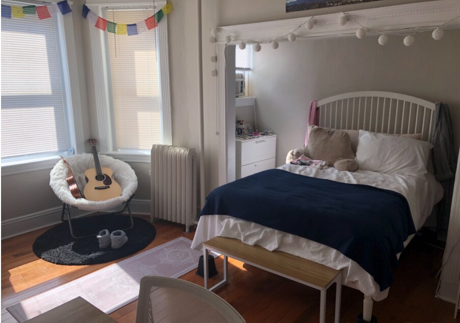 Building Photo - 65 Burbank St