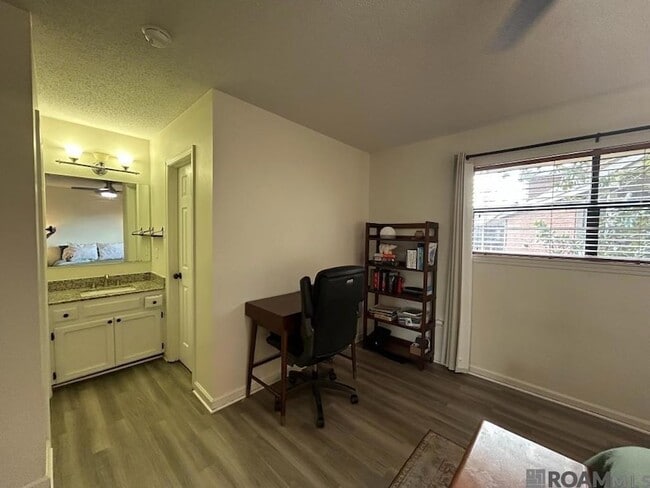 Building Photo - 929 Ridgepoint Ct