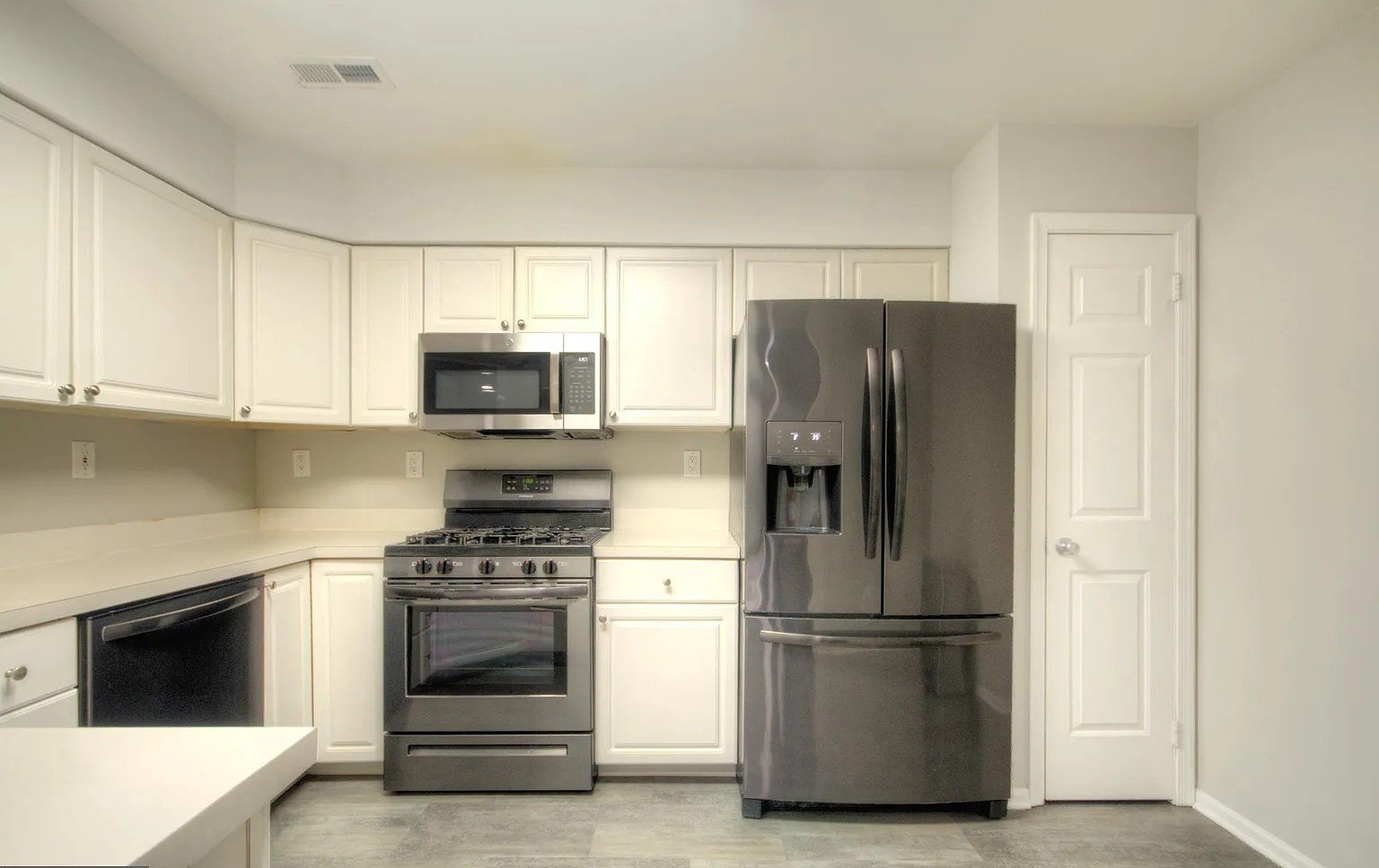 Building Photo - 4402 Aberdeen Ln