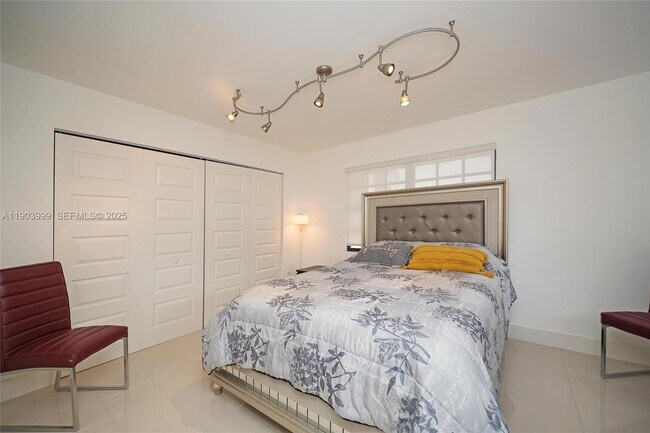 Building Photo - 9318 NW 50th Doral Cir S