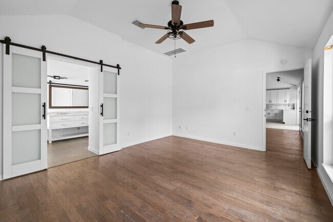 Building Photo - 6408 Back Bay Ln