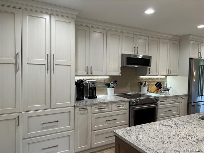 Building Photo - 5250 Bronco Dr