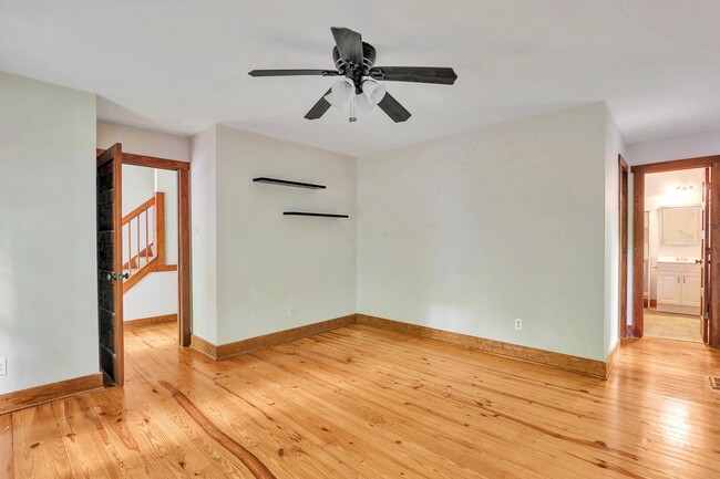 Building Photo - 3 Bedroom Cape in Brandermill!