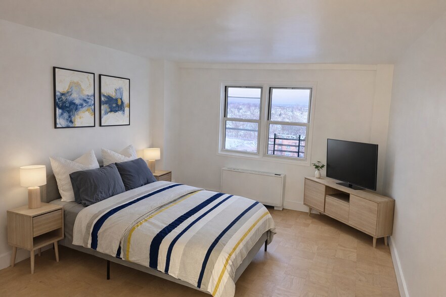 Building Photo - 39 E 39th St