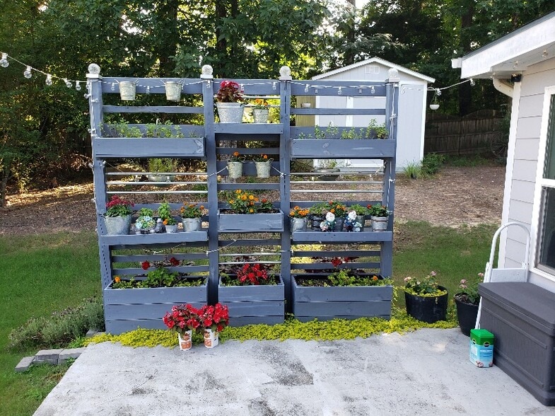 Planter Wall by Patio - 961 Wisteria View Ct