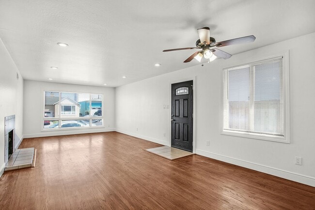Building Photo - 3/1 Available Now Daly City