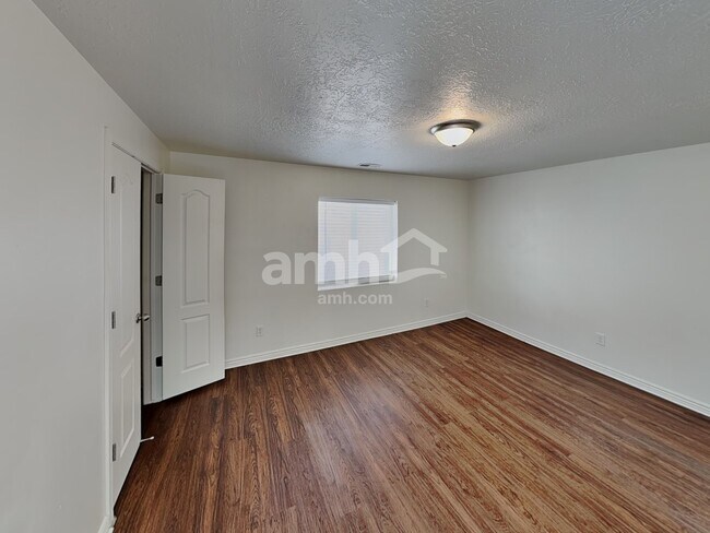Building Photo - 8073 S Madison Nan Dr