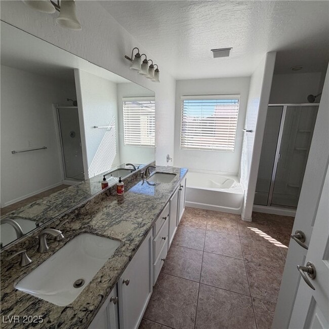 Building Photo - 6842 Feral Dove St