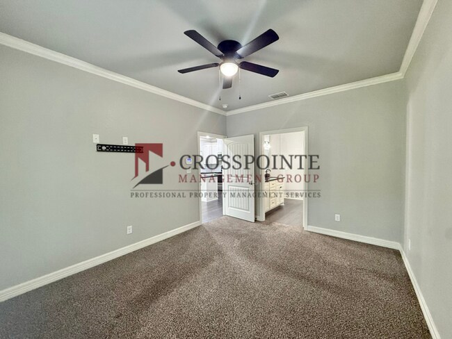 Building Photo - Tour Today! 3 Bedroom, 2 Bathroom Duplex!