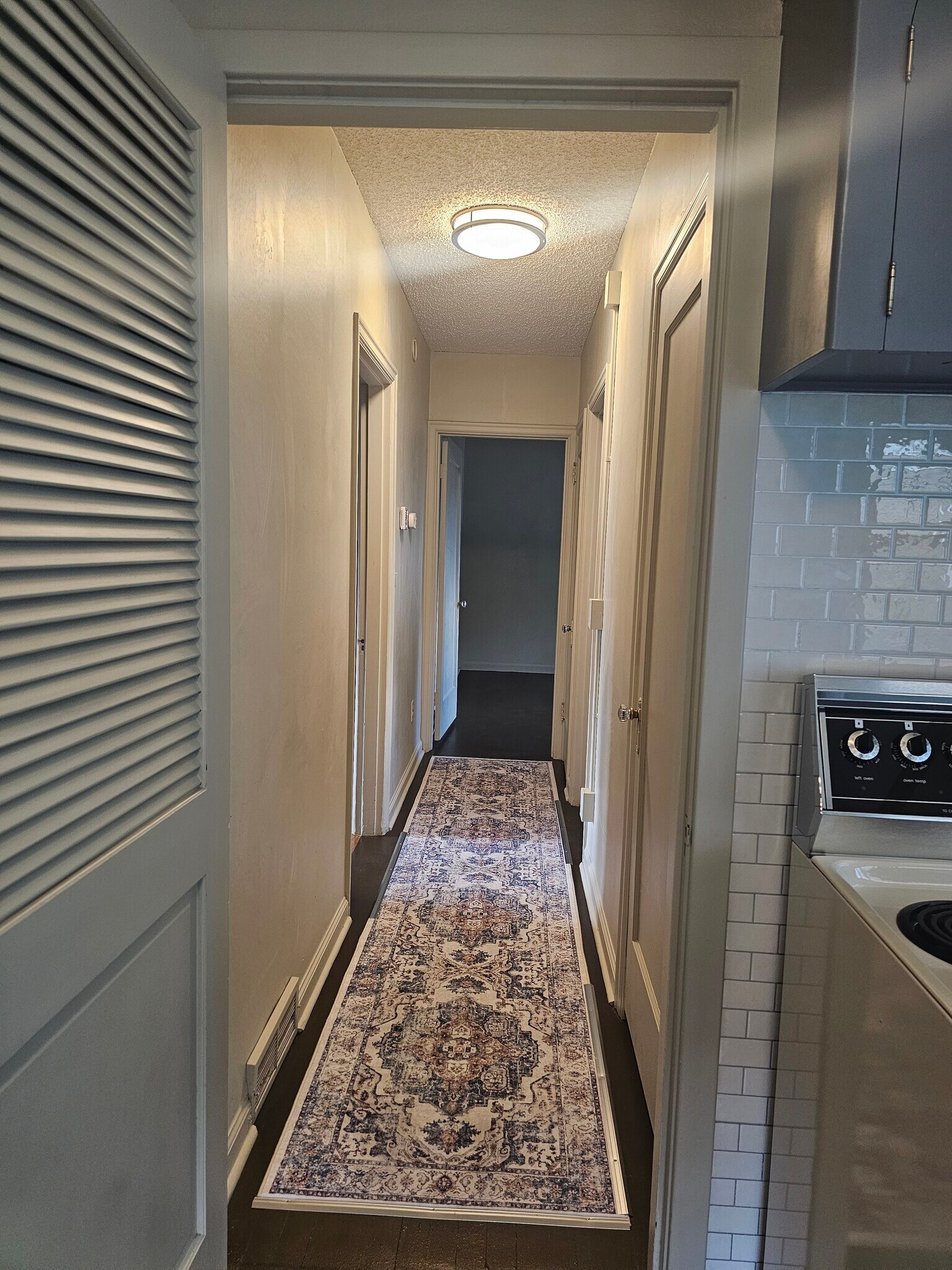 Building Photo - 6613 N Amherst St